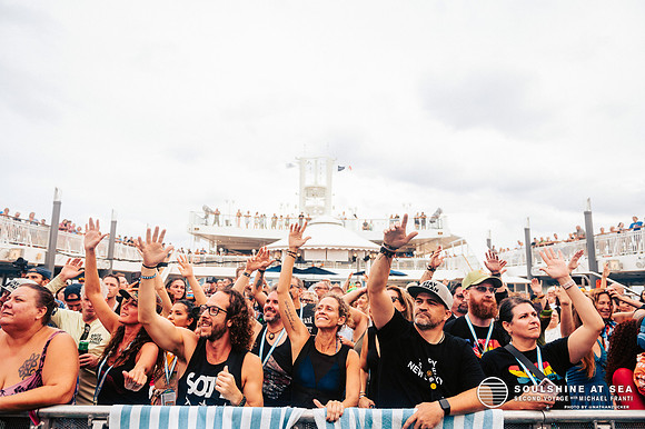 817_SOUL_Crowd by Nathan Zucker_SOUL_NZ3_8511-2